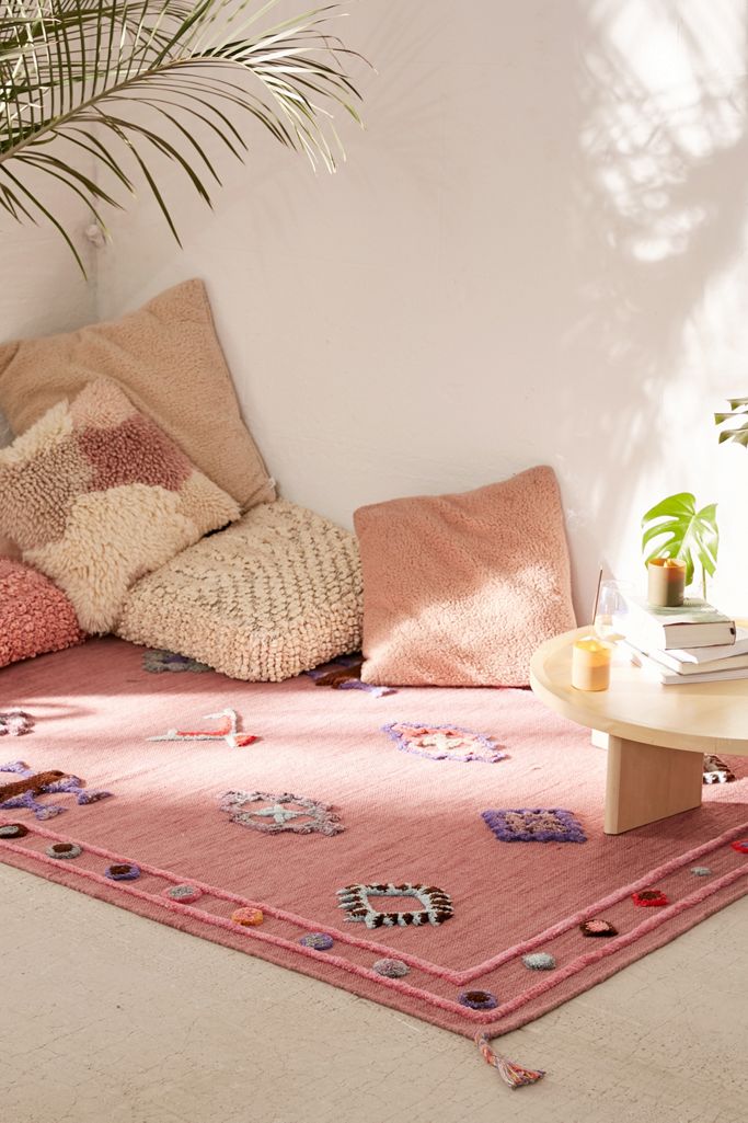Happy As Annie | 7 Meditation Room from Pinterest You Ned to Copy - and how to get the look! (Urban Outfitters pink embroidered rug and cushions on floor)